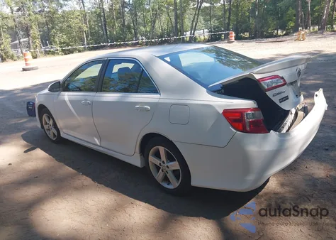 2012 Toyota Camry Se z USA, uszkodzony, nr VIN 4T1BF1FK1CU614490